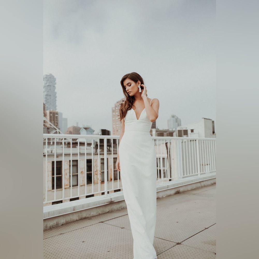 Sarah Seven Elegant White Wedding Dress - Picture 3 of 12